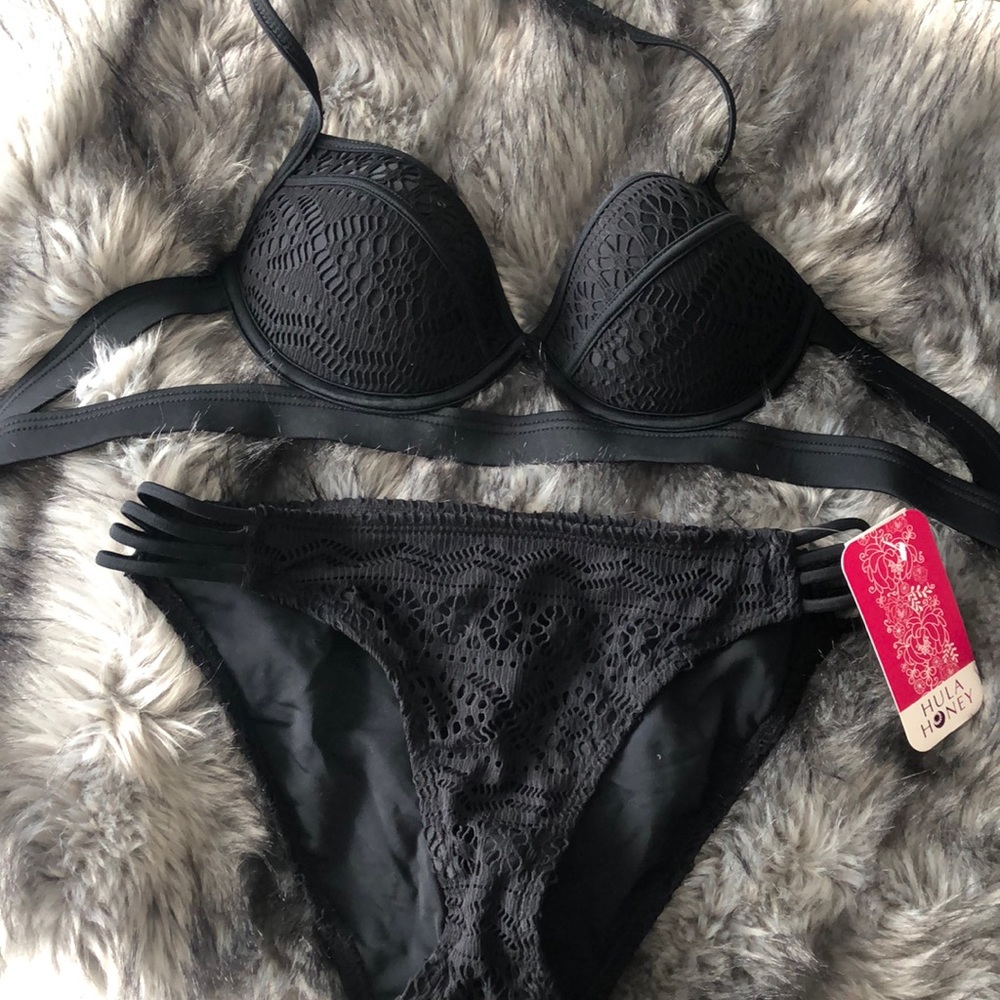 Brand new Hula Honey black crochet bikini!!